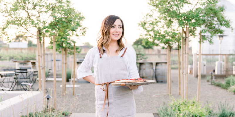 Dionna Headshot, recipe developer, editor, and food styling assistant.